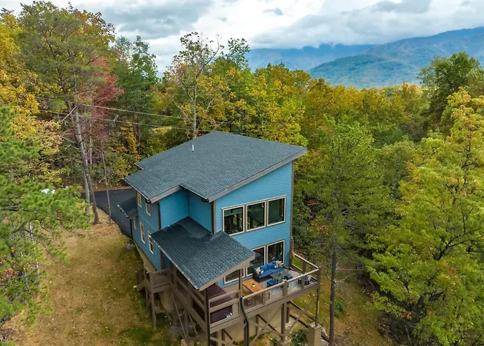 Modern Chalet With Mountain Views In Gatlinburg Tn